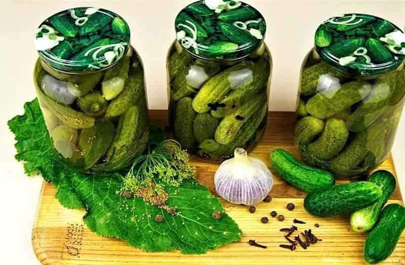 Квашеные огурцы в банках как бочковые под железную крышку: рецепты с фото