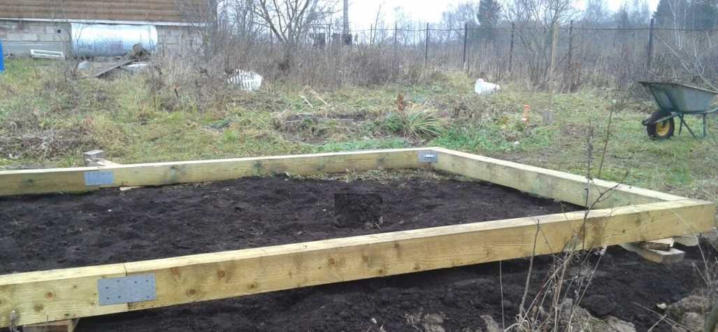 Фундамент под теплицу из поликарбоната своими руками: виды и технология сооружения